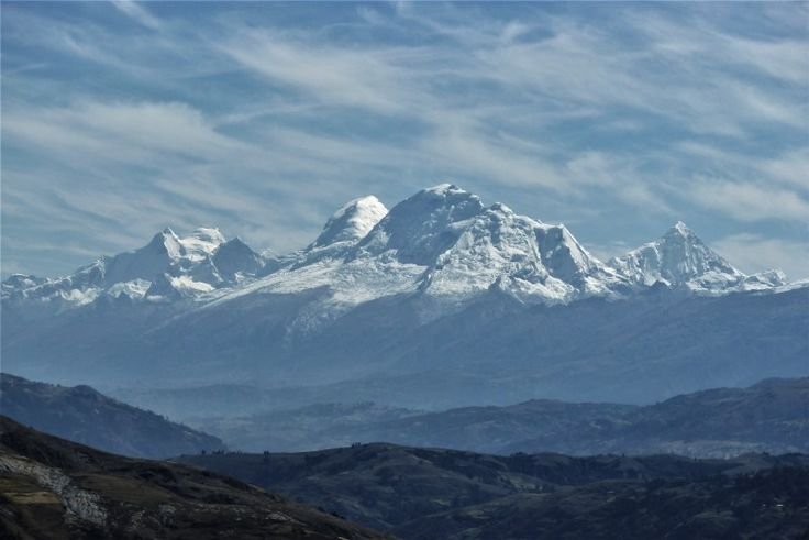  Explorando la Majestuosidad del Nevado Huascarán: Tesoro de los Andes Peruanos